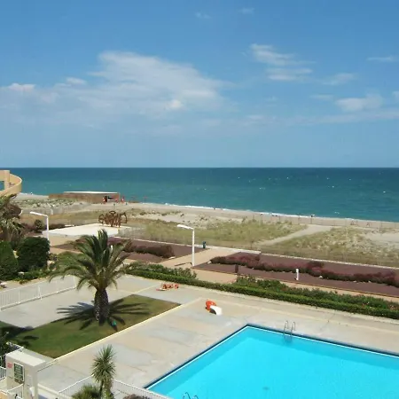 Appartement Grand T2 Avec Terrasse Et Piscine à 100m De La - Fr-1-81-493 *